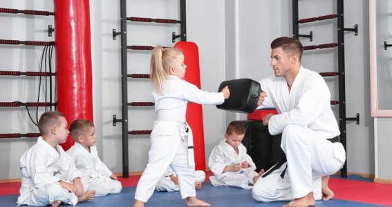 Kampfsport: Captain Black Belt | 2  - 6 Jahre | Mitte
