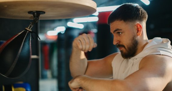 Kampfsport: Klassisches Boxen für Fortgeschrittene | Erwachsene | Mitte