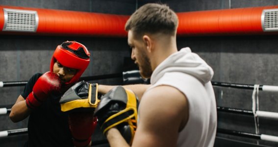 Kampfsport: Klassisches Boxen für Fortgeschrittene | Erwachsene | Mitte