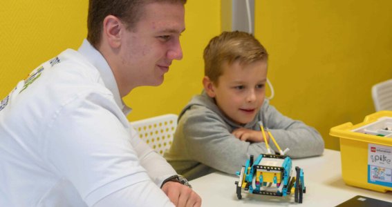 Spannende Robotik-Kurse für Kinder | 8  - 9 Jahre | Maxvorstadt