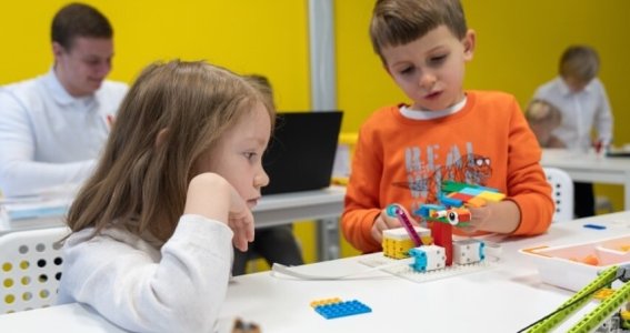 Spannende Robotik-Kurse für Kinder | 8  - 9 Jahre | Moosach