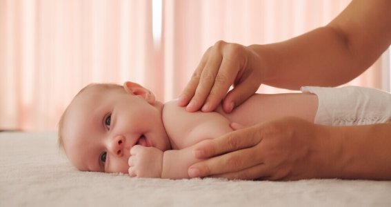 Babymassage meets Babyyoga | 1  - 6 Monate | Au-Haidhausen
