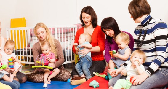 KINDERLIEDER Ukulele (mit Baby) | Erwachsene | Mülheim