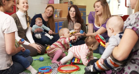 KINDERLIEDER Ukulele (mit Baby) | Erwachsene | Mülheim