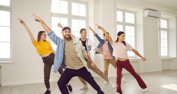Movement Class by Nastya | Erwachsene | Moosach