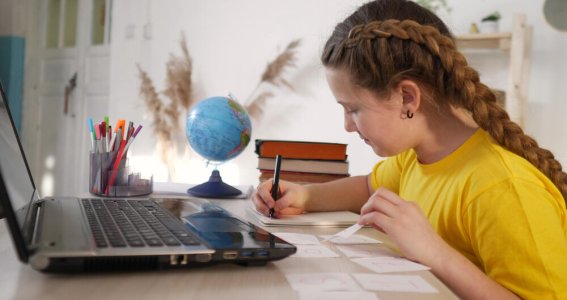Englisch Gruppenunterricht Teens | 11  - 18 Jahre | Online