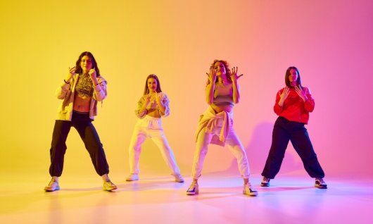K-Pop Female | 13  - 99 Jahre | Au-Haidhausen