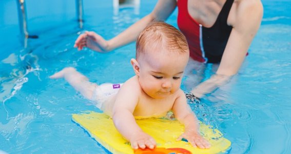 Schwimmkurs: Baby Schwimmen | 4  - 9 Monate | München