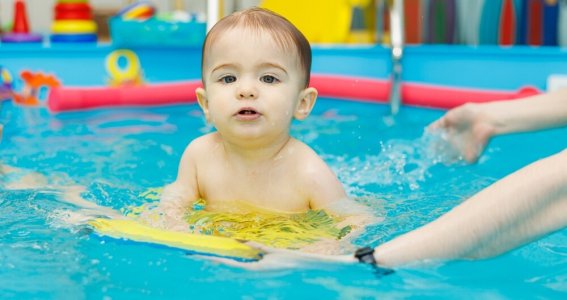 Schwimmkurs: Baby Schwimmen | 4  - 9 Monate | München