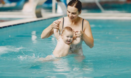 Schwimmkurs: Baby Schwimmen | 9 Monate - 1 Jahr | München
