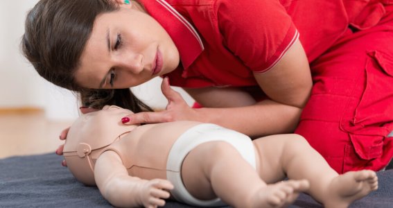 Erste Hilfe für Babys und Kinder Kurse | Erwachsene | Maxvorstadt