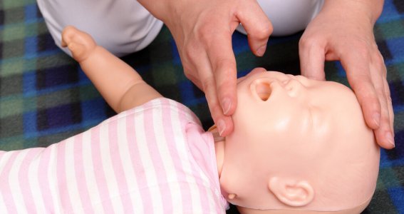 Erste Hilfe für Babys und Kinder Kurse | Erwachsene | Altstadt-Lehel