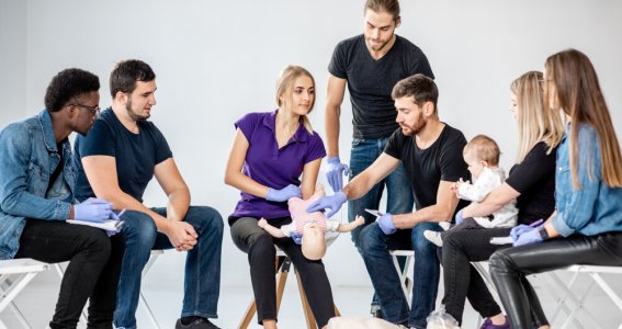 Erste Hilfe für Babys und Kinder Kurse | Erwachsene | Trudering-Riem