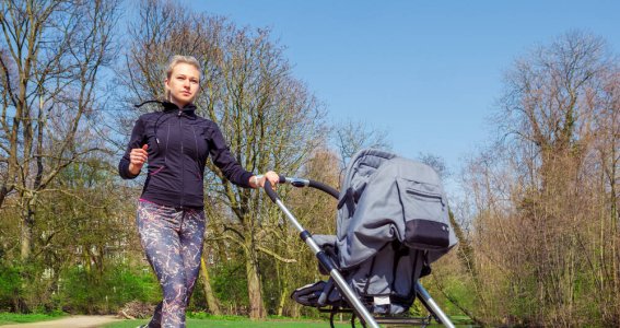 Fitnessprogramm: Mit Kind & KiWa | Mamas | Pempelfort