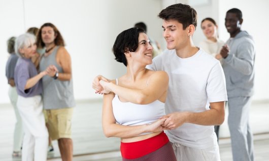 Salsa Refresher Kurs Beginner 1 + 2 | Erwachsene | München
