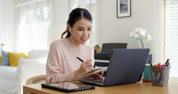 Künstliche Intelligenz im Büro nutzen | Erwachsene | Online