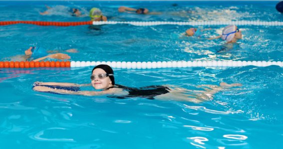 Schwimmkurs: Level 2 Stabilisierung | 4  - 12 Jahre | Oberföhring