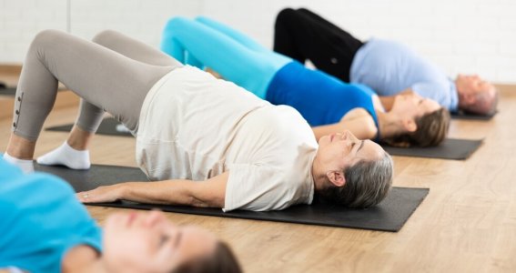 Fitnesskurs: Power Yoga | Erwachsene | Kessenich
