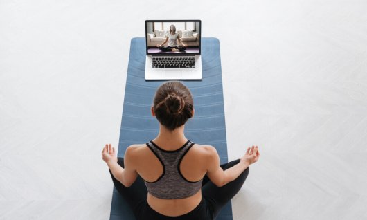 90 Minuten Yoga | Erwachsene | Online
