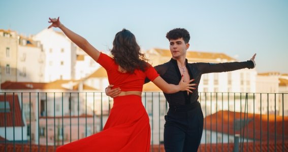 Tanzkurs: Bachata für Mittelstufe | Erwachsene | Centrum