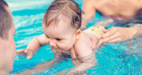 Schwimmkurs: Babyschwimmen | 5 Monate - 1 Jahr | Wasserburg a. Inn