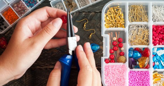 Workshop: Glasperlen Schmuck | Erwachsene | Braunsfeld