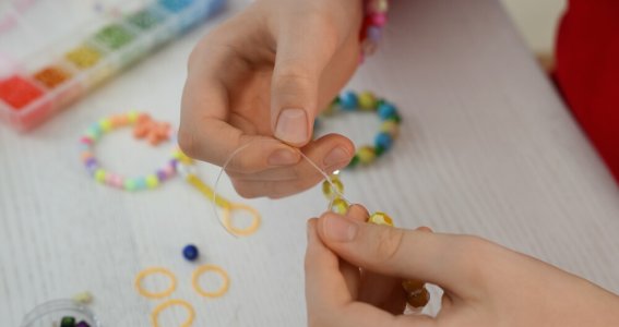 Workshop: Glasperlen Schmuck | Erwachsene | Braunsfeld