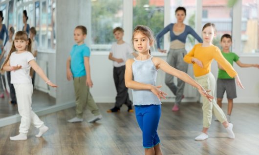 Tanzkurs: Greek Dance | 6  - 9 Jahre | Schwabing-West