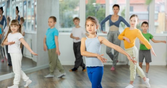 Tanzkurs: Greek Dance | 6  - 9 Jahre | Schwabing-West