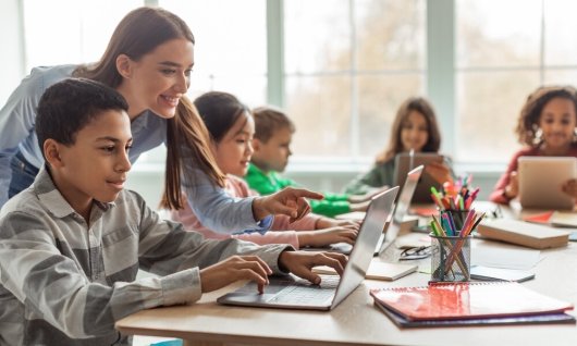 Workshop: KI malt Bilder (Text-zu-Bild) | 8  - 12 Jahre | München