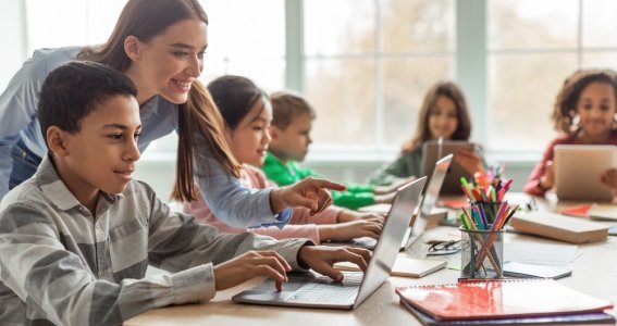 Workshop: KI malt Bilder (Text-zu-Bild) | 8  - 12 Jahre | München