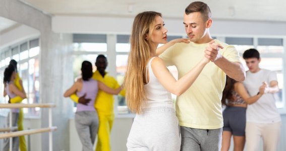 Tanzkurs: Bachata Intermediate 1 | Erwachsene | Berg am Laim Tanzkurs: Bachata Intermediate 1 | Erwachsene | Berg am Laim