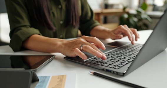 Canva für Einsteiger – kreativ online gestalten | Erwachsene | Online