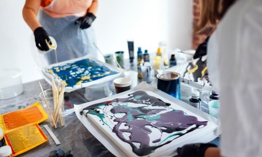 Workshop: Acryl Pouring Techniken – STARTER | Erwachsene | Oberbilk